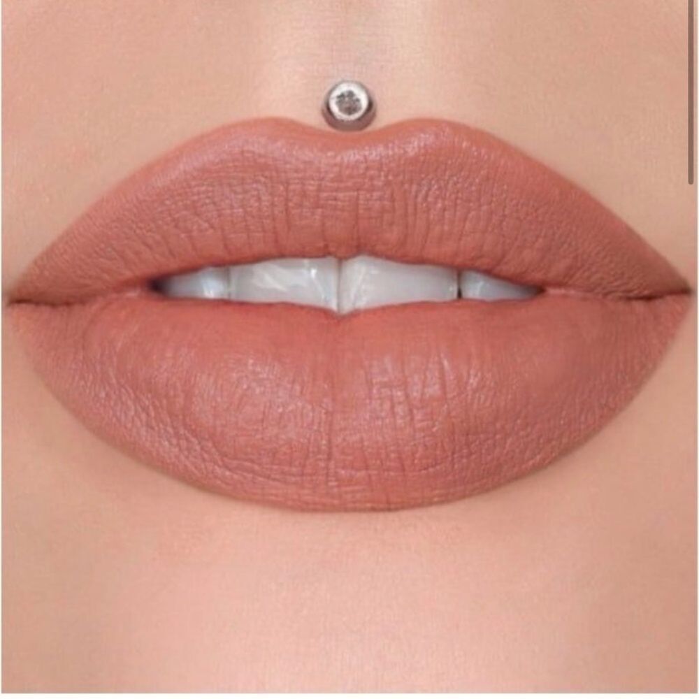 PALEONTOLOGIST Earthy Nude New in Box Jeffrey Star Velvet Trap Lipstick